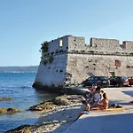 Lovely In * Kaštel Štafilić
